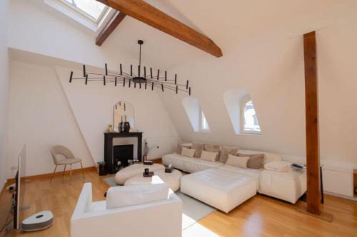 Champs-Elysees Apartment | Appartement Triangle d'Or