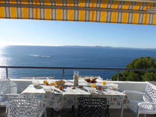 Almadraba-Canyelles Apartment | Appartement vues mer proche plage
