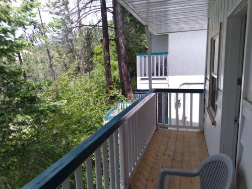 East Kootenay Apartment | AppleTree Inn