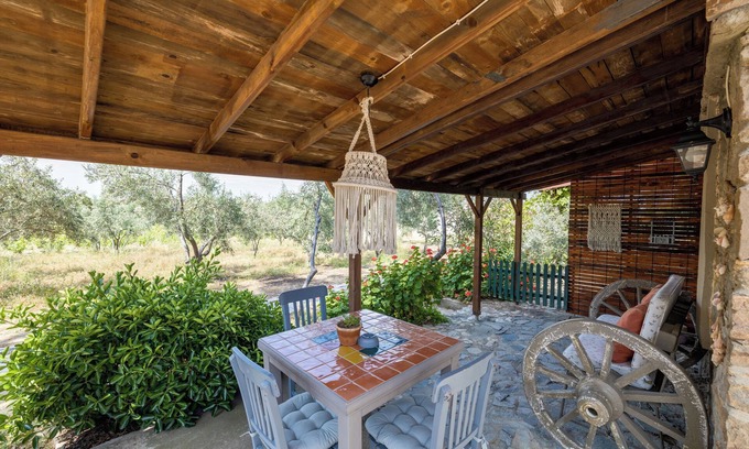 Bozcaada Hotel | Aral Tatil Ciftligi