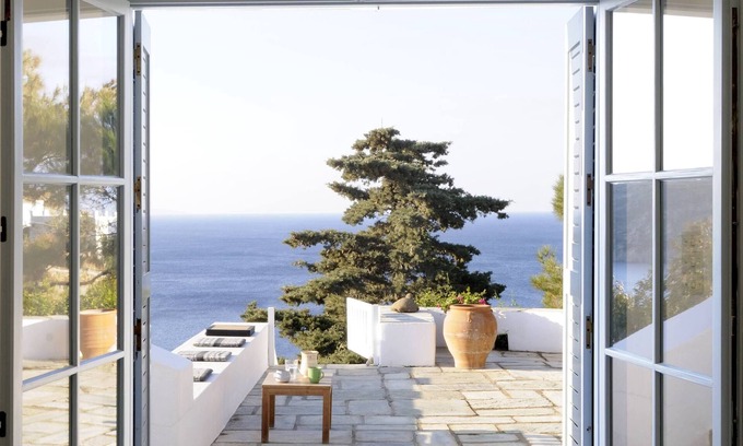 Ios Villa | Architect designed Villa overlooking the Aegean