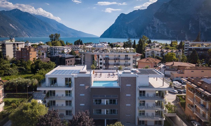 Riva del Garda House | Aris Apartments & Sky Pool - Tonelli Hotels - Adult Friendly