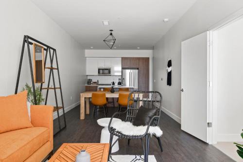 Highland House | Art Inspired Stay | Espadin LoHi