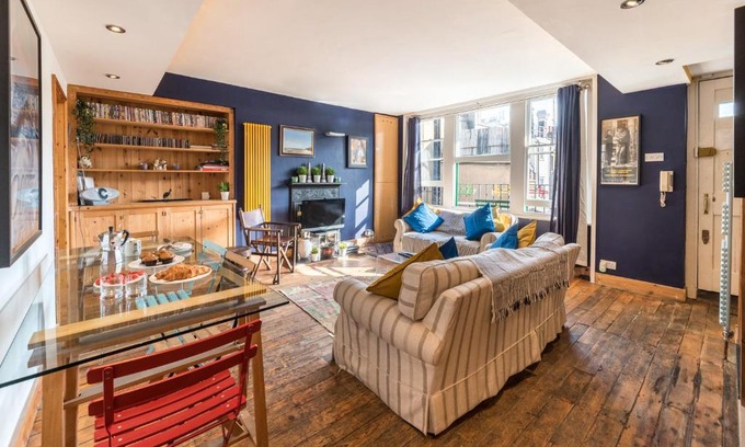 Carnaby Apartment | Artistic and Soulful Carnaby Street Movie Pad