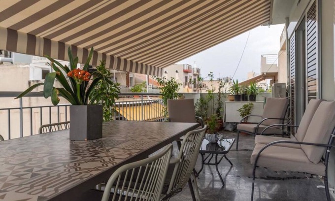 Gazi Apartment | Artistic apt in Gazi with terrace by GHH