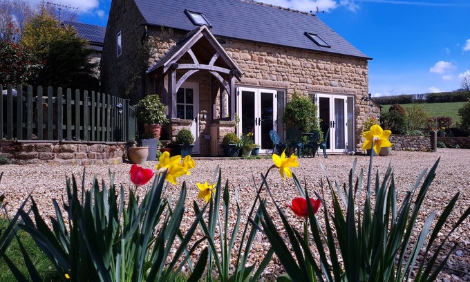 Kelstedge Cottage | Ashover Derbyshire Luxury rural Holiday cottage ensuite facilities to both rooms