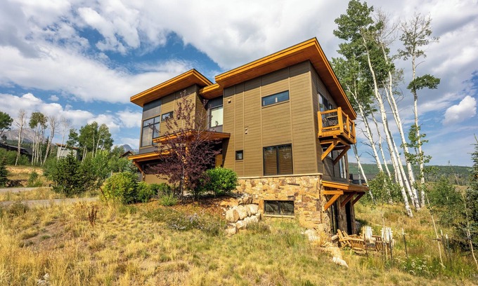 Silverthorne Apartment | Aspen Sky Lodge - Walk to Clubhouse, Mountain Views