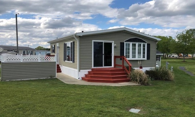 Assateague Pointe House | Assateague Pointe 2 br/1 ba 2 outdoor pools -in WOC.