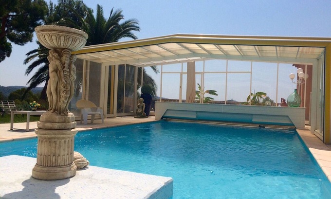La Cadiere-d'Azur Apartment | At 6km from St Cyr sur Mer and with free Parking 100m from the beach of St Cyr.