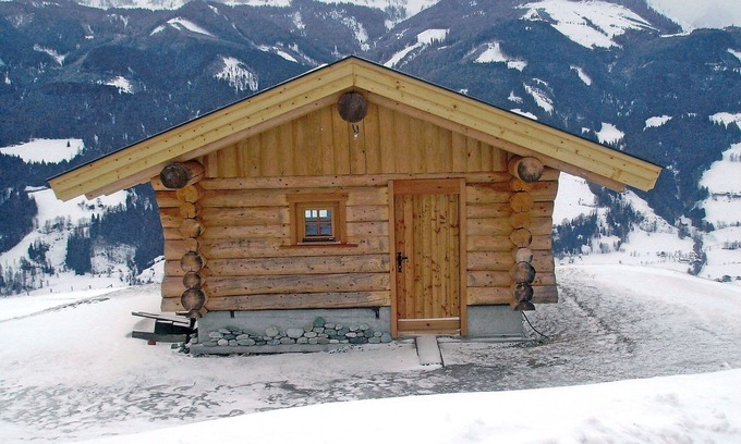Bruck an der Grossglocknerstrasse Villa | Wonderful villa for 5 guests with WIFI, TV and balcony