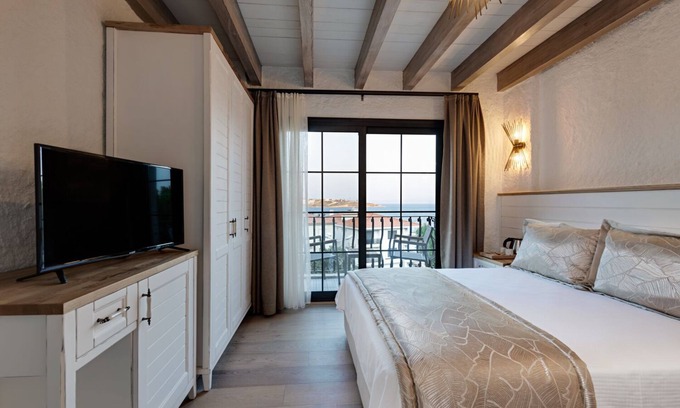 Cesme Hotel | Atrium Taş Otel