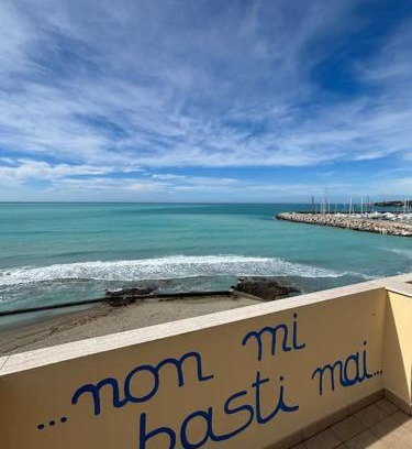 Rosignano Solvay Apartment | Attico nel Mare