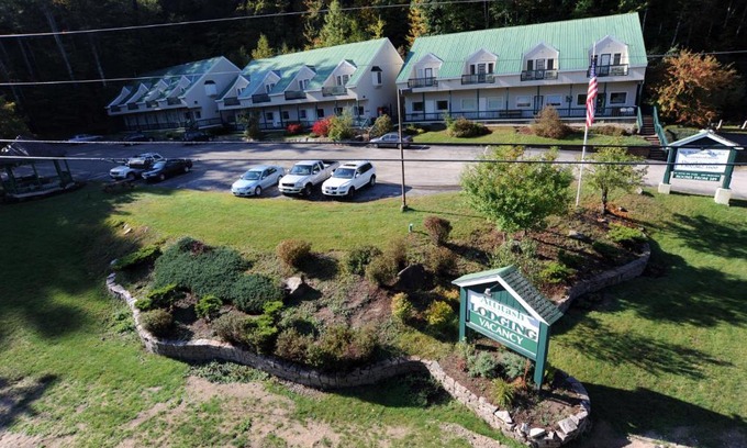 Bartlett Hotel | Attitash Motel & Suites