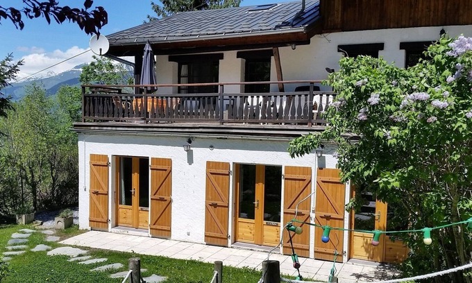 Sainte-Foy-Tarentaise Ski Chalet | Auberge sur la Montagne - chalet sleeping up to 21