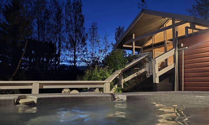 Blaskogabyggd Cabin | Aurora Oasis on the Golden Circle