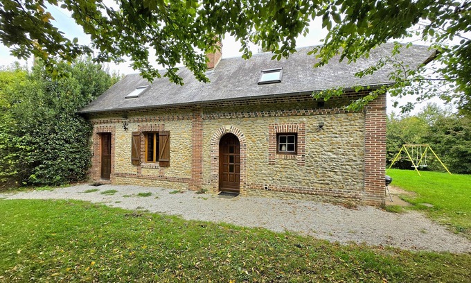 Maheru House | Authentic Normandy & large plot