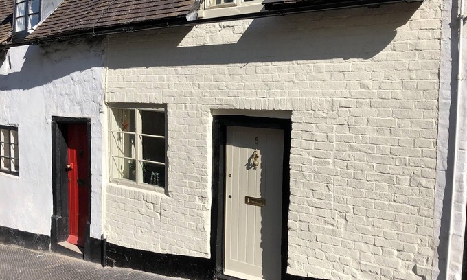 Bridgnorth Cottage | Award Winning Little Gem on the Historic Cartway