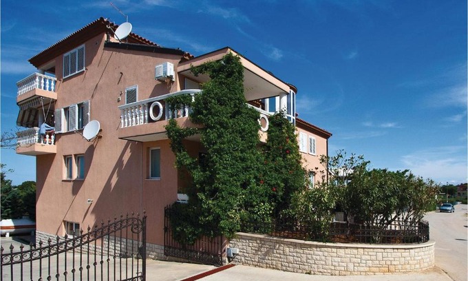 Galizana Apartment | Awesome apartment in Galizana with 1 Bedrooms and WiFi