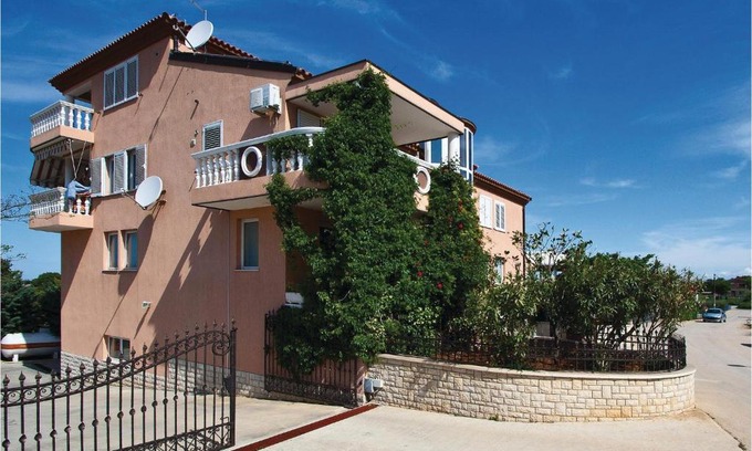 Galizana Apartment | Awesome apartment in Galizana with 1 Bedrooms and WiFi