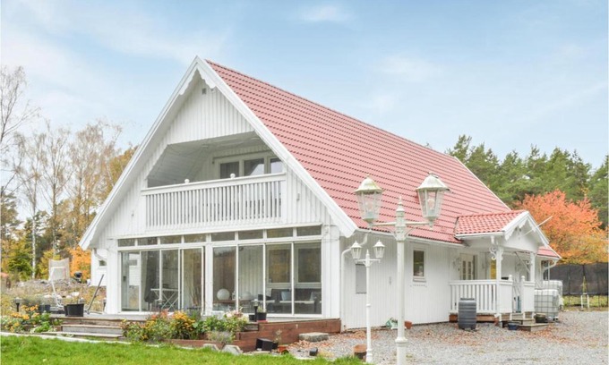 Varmdo House | Awesome Home In Djurhamn With Kitchen