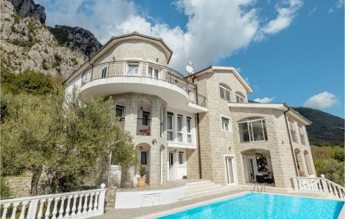 Sasovici House | Awesome Home In Herceg Novi With Wifi