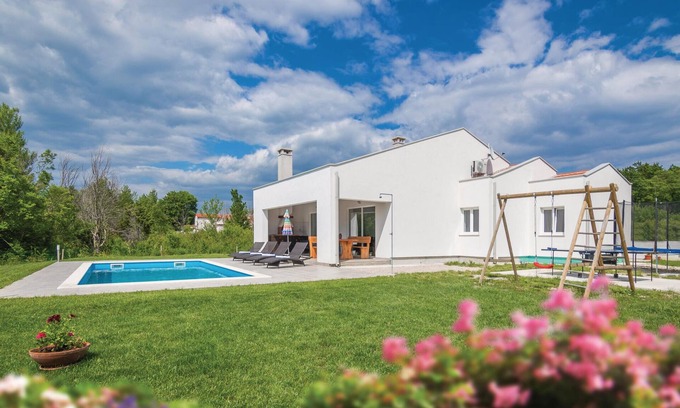 Kapelica House | Awesome home in Labin with kitchen