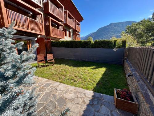 Benasque Apartment | B49 - Bajo con Jardín Peguera - Villmor