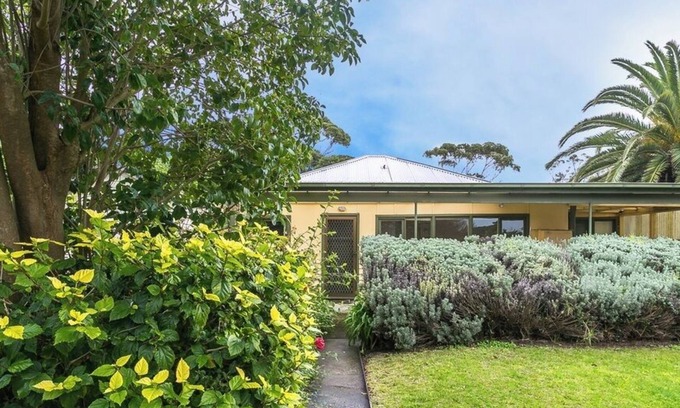Portsea House | Back Beach Lodge: 4 BR, 2 BA in Portsea, Sleeps 10