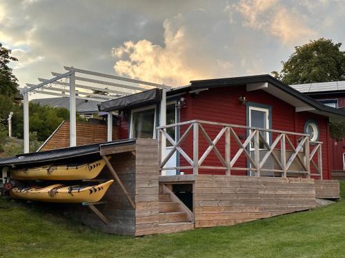 Vastra Frolunda House | Backstugan - litet hus med storslaget läge