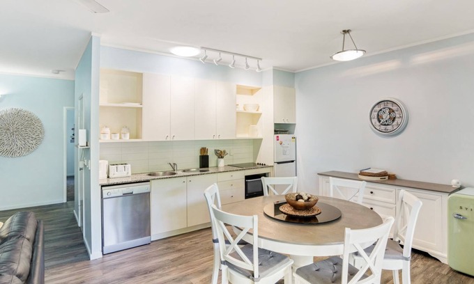 Rainbow Beach Apartment | Baden 58 - Rainbow Shores. Pools, outdoor spa, walk to beach. Tennis court