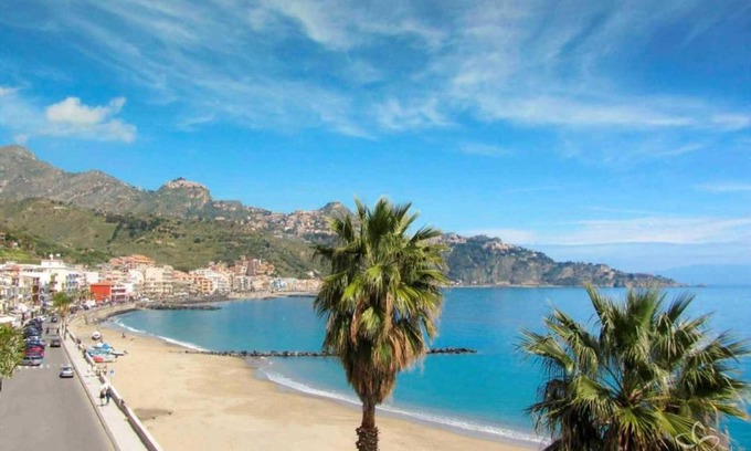 Giardini Naxos Apartment | Baia Degli Dei Trilo Close To Taormina