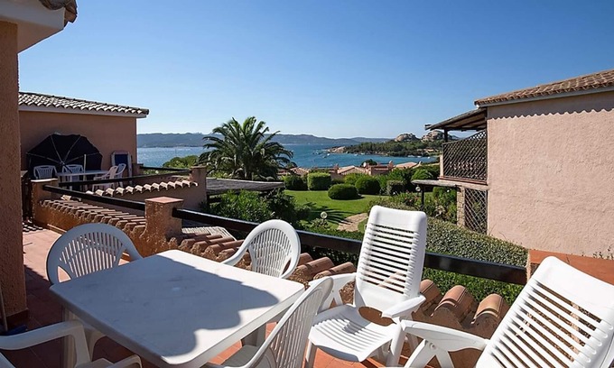 Baja Sardinia House | BAJA SARDINIA NICE APARTMENT 50 METERS FAR FROM THE SEA