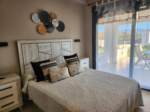 Vera Apartment | Bajo con vistas a la piscina en Valle del Este Golf