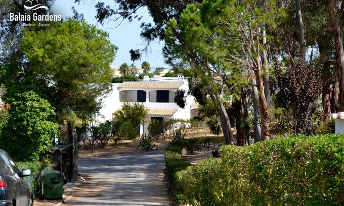 Branqueira House | Balaia Gardens, jardins da Balaia