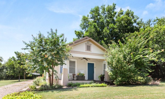 Waco House | Bamboo Bungalow |5 Min to Silos/Downtown