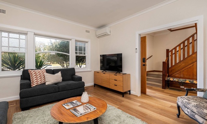 Port Melbourne House | Bank House Port Melbourne