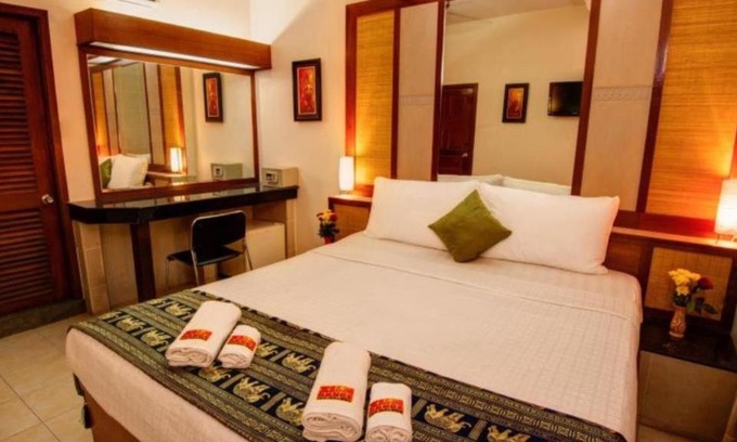 Daun Penh Hotel | Bar Oz Riverside Guesthouse