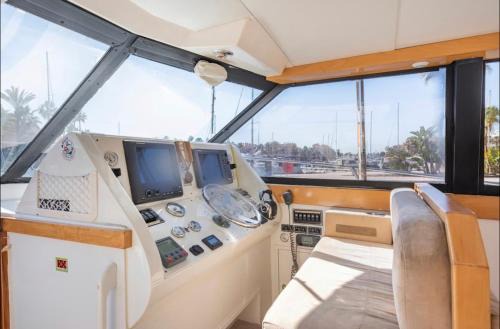 Sotogrande Boat Rental | Barco Americano Sotogrande