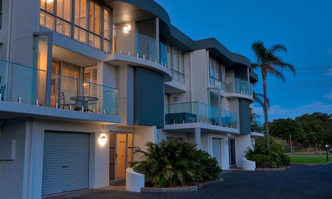 Fingal Bay House | Barefoot 7 Fabulous Fingal Bay
