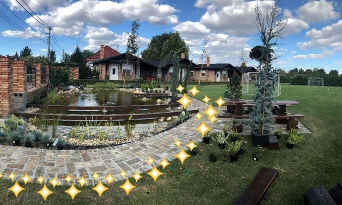 Korostetetlen House | Barna Bár Ètterem&Resting place