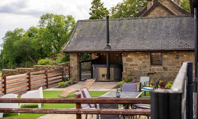 Glasgow Cottage | Barraston Farm - a cottage that sleeps 16 guests in 7 bedrooms