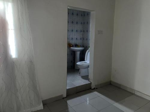 Old-Yundum Apartment | Barrows