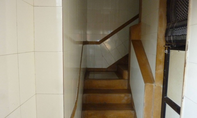 Prabhadevi Hotel | Basera Hotel