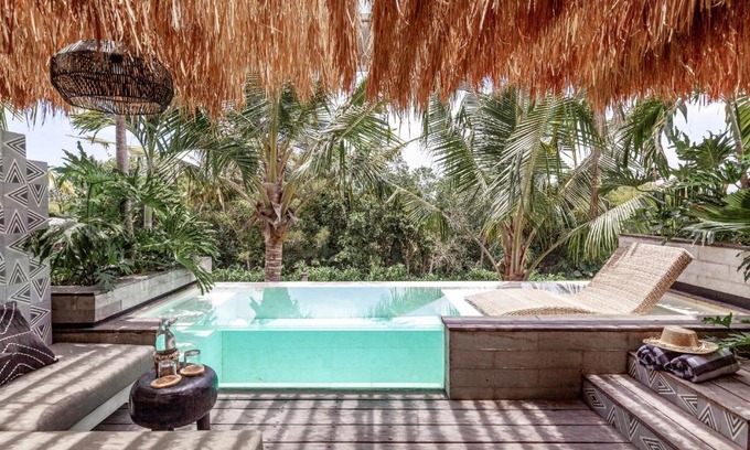 Batu Bolong Villa | BATUKARU PRIVATE POOL SUITE 2 up to 75 discount