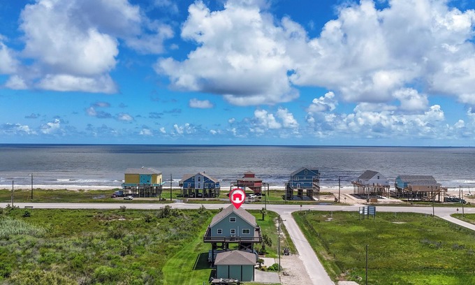 Gilchrist House | Bay Side Birdhouse: 2 BR, 2 BA House in Gilchrist, Sleeps 4