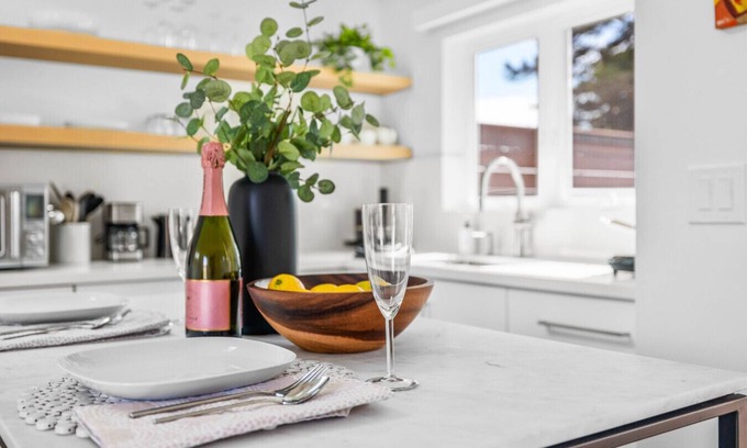 Bay Park Apartment | Bay View Bungalow - Sunset Water Views