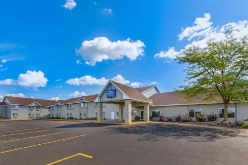 Baldwin Hotel | Baymont Inn Baldwin