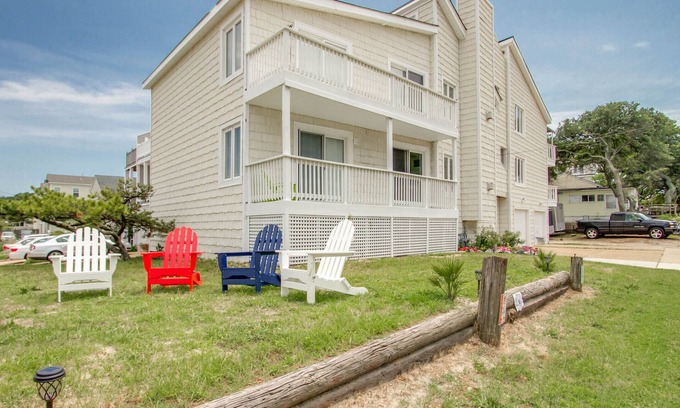 Chic's Beach Condo | Bayview Escape at Chic Beach