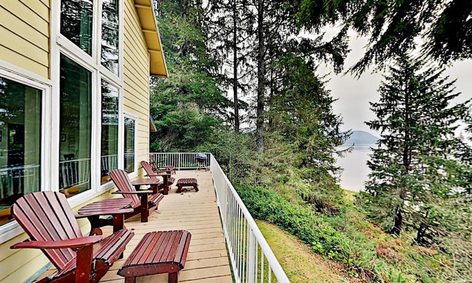 Tillamook House | Bayview Reach