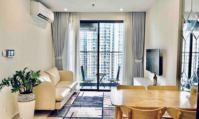 District 9 Apartment | BB Home - Vinhomes 1BR Apartment With Pool View